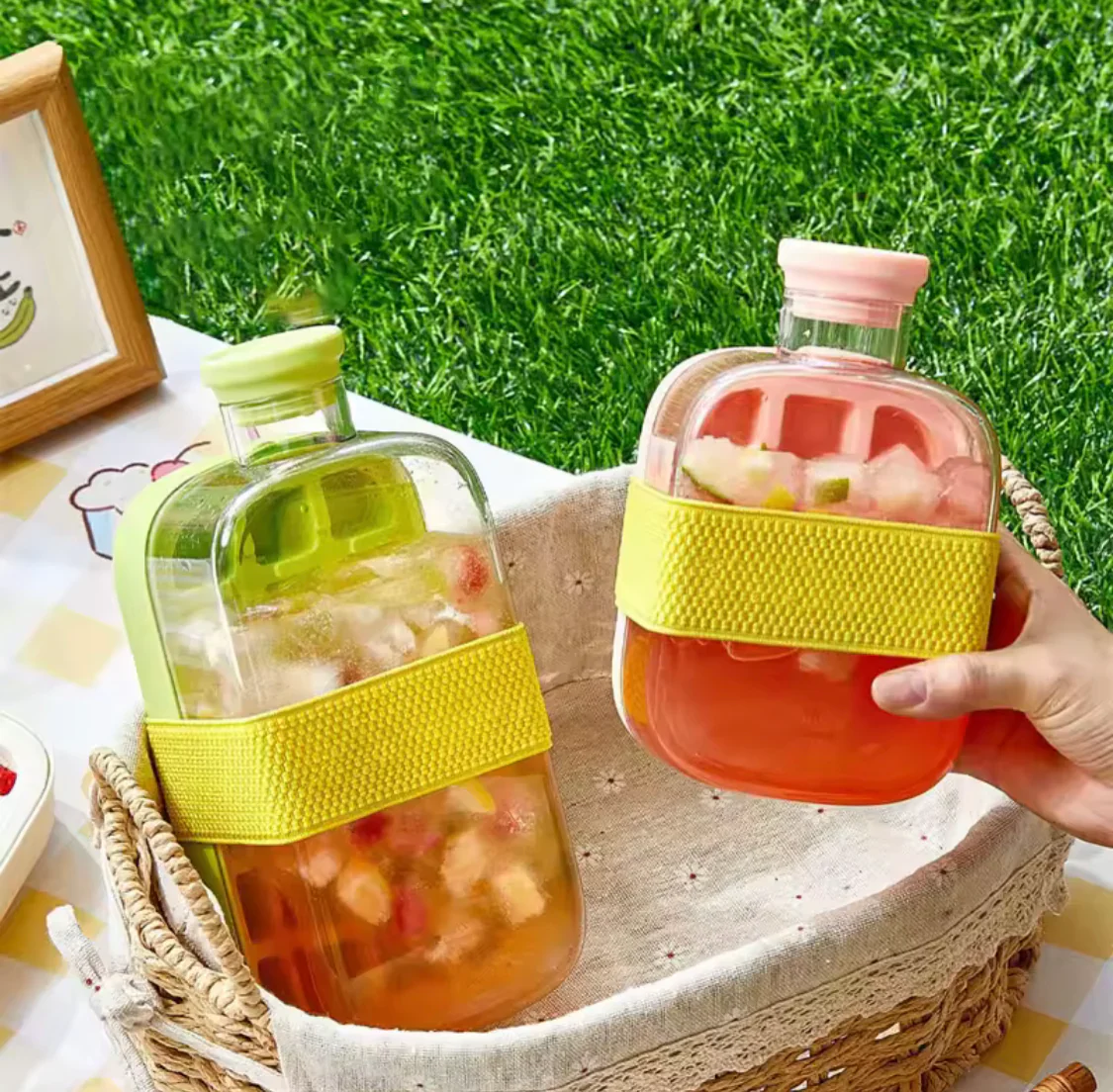 2in1IceMakerIceCubeBottle3